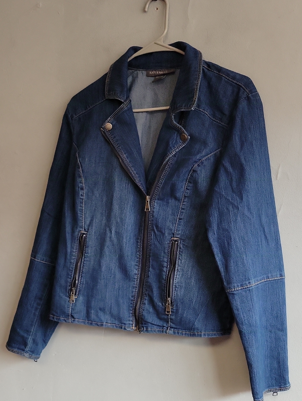 Women's large asymmetrical zip-up jean medium wash denim jacket w/zipped sleeves